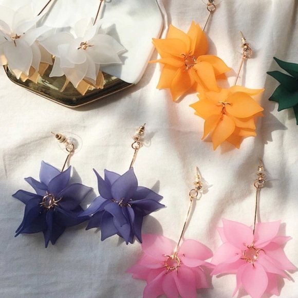 Petal Earrings White Boho Dangle Crystal Stud NWT - Picture 4 of 5